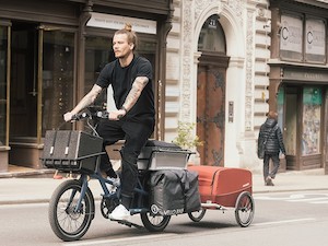 © VELLO Bike / VELLO SUB mit Last und Anhänger